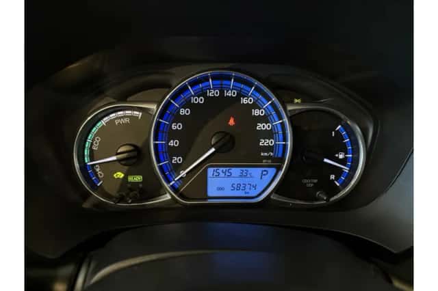 Toyota Yaris (2015) thumbnail 4