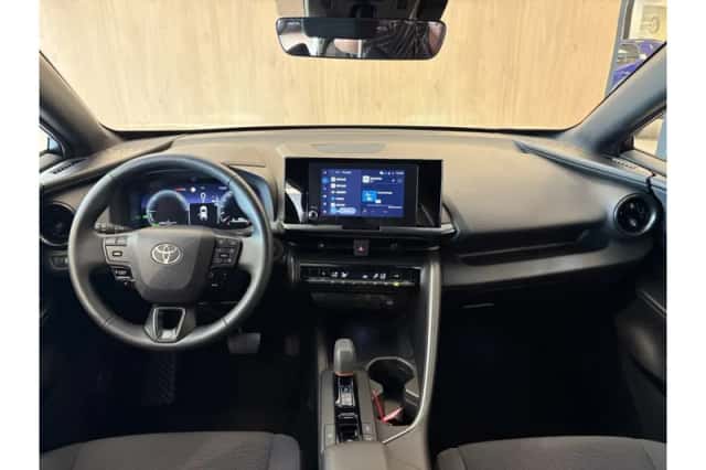 Toyota C-HR (2025) thumbnail 3