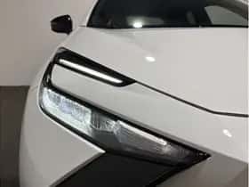 Toyota C-HR (2025) thumbnail 11