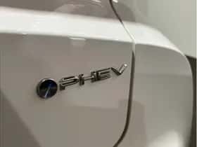 Toyota C-HR (2025) thumbnail 13