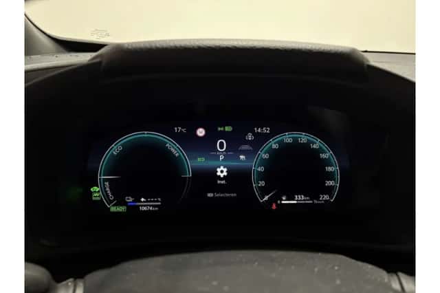 Toyota C-HR (2025) thumbnail 4