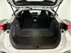 Toyota C-HR (2025) thumbnail 38