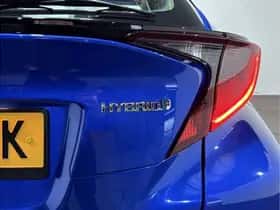 Toyota C-HR (2022) thumbnail 11