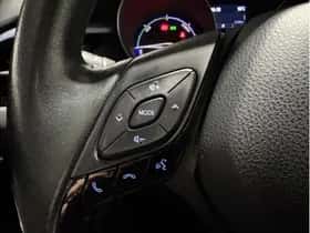 Toyota C-HR (2022) thumbnail 19