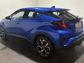 Toyota C-HR (2022) thumbnail 8
