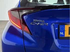 Toyota C-HR (2022) thumbnail 10