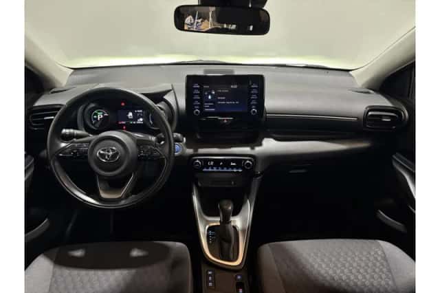 Toyota Yaris (2022) thumbnail 3