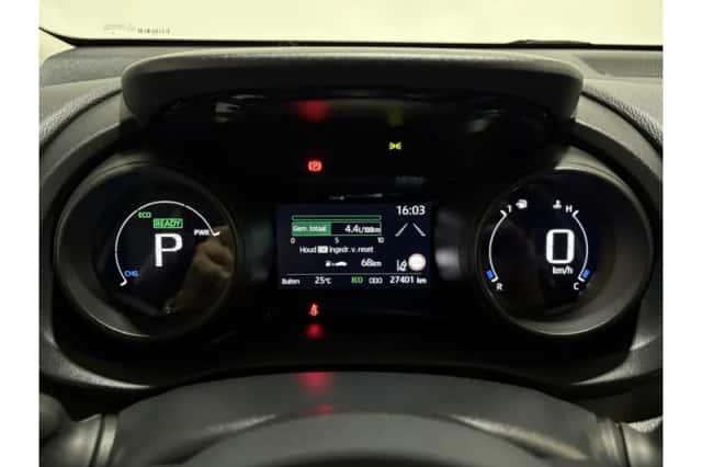 Toyota Yaris (2022) thumbnail 4