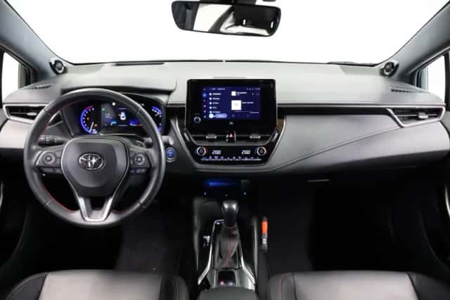 Toyota Corolla (2022) thumbnail 3