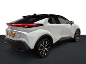 Toyota C-HR (2024) thumbnail 2