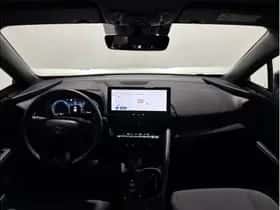 Toyota C-HR (2024) thumbnail 3