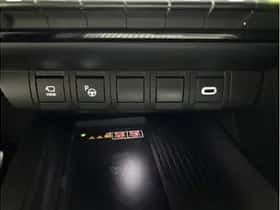 Toyota C-HR (2024) thumbnail 28