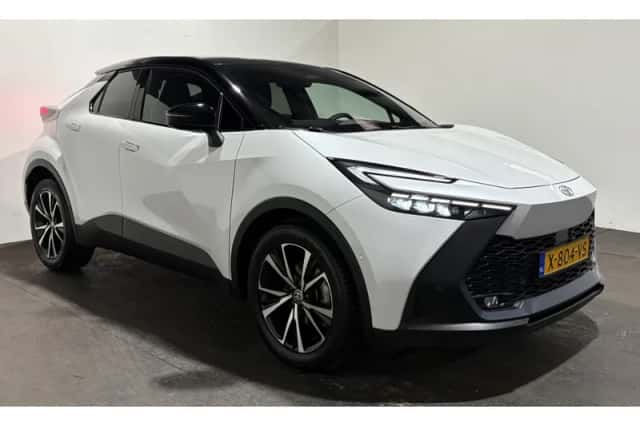 Toyota C-HR (2024) thumbnail 6