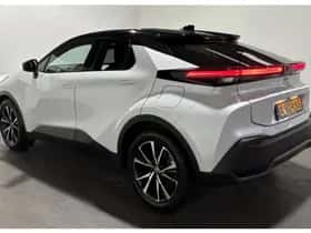 Toyota C-HR (2024) thumbnail 8