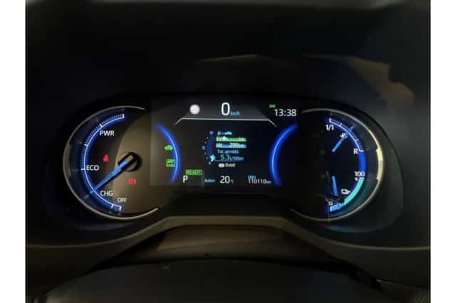 Toyota RAV4 (2022) thumbnail 4