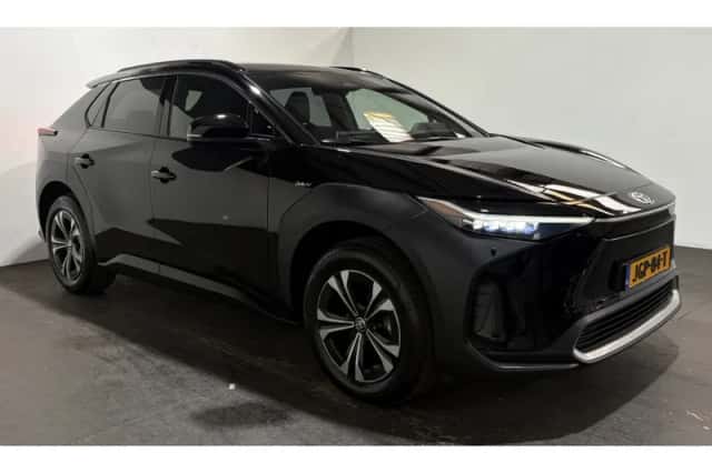 Toyota bZ4X (2025) thumbnail 6