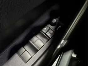 Toyota Corolla (2024) thumbnail 31