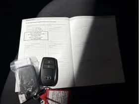 Toyota Corolla (2024) thumbnail 5