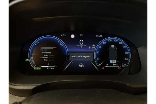 Toyota Yaris Cross (2025) thumbnail 4