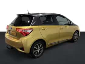 Toyota Yaris (2019) thumbnail 2