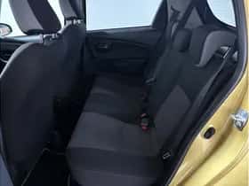 Toyota Yaris (2019) thumbnail 18