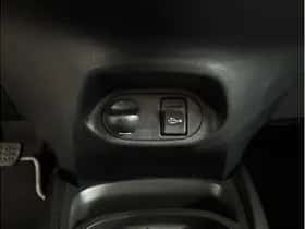 Toyota Yaris (2019) thumbnail 30