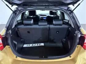 Toyota Yaris (2019) thumbnail 38