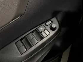 Toyota Yaris Cross (2022) thumbnail 33