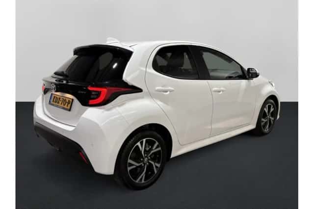 Toyota Yaris (2025) thumbnail 2
