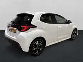 Toyota Yaris (2025) thumbnail 2