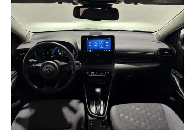 Toyota Yaris (2025) thumbnail 3