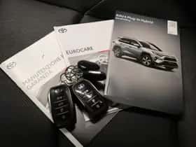 Toyota RAV4 (2022) thumbnail 5
