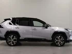 Toyota RAV4 (2022) thumbnail 9