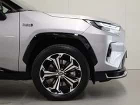 Toyota RAV4 (2022) thumbnail 10