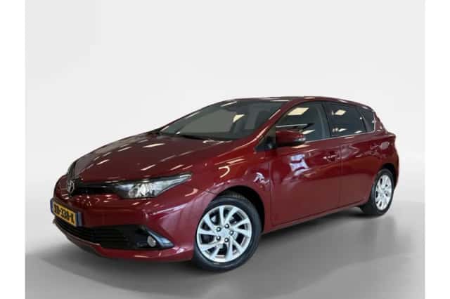 Toyota Auris (2018) thumbnail 1