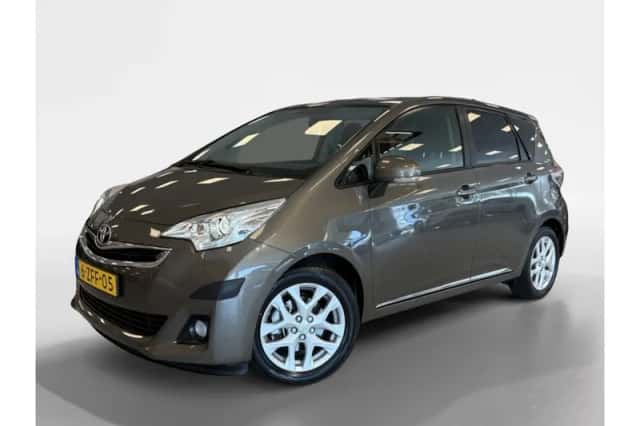 Toyota Verso-S (2015) thumbnail 1