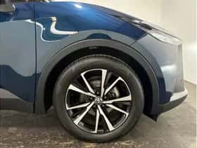 Toyota C-HR (2025) thumbnail 11