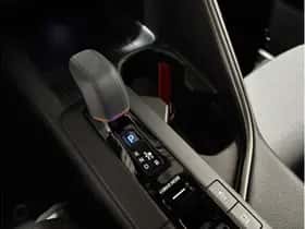 Toyota C-HR (2025) thumbnail 28