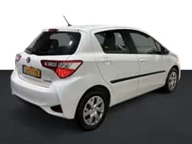 Toyota Yaris (2020) thumbnail 2