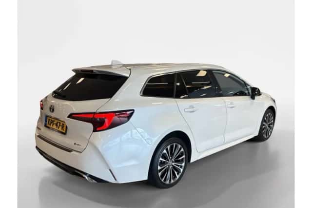 Toyota Corolla (2025) thumbnail 2