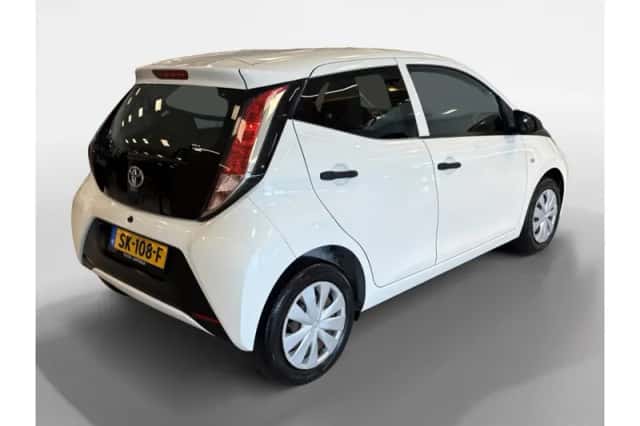 Toyota Aygo (2018) thumbnail 2