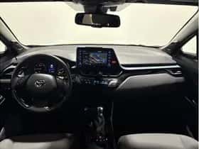 Toyota C-HR (2020) thumbnail 3