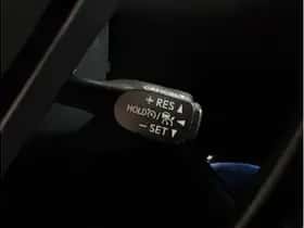 Toyota C-HR (2020) thumbnail 24
