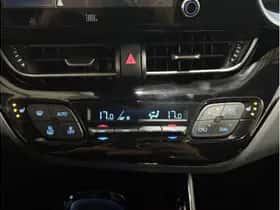 Toyota C-HR (2020) thumbnail 32