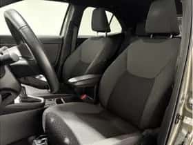 Toyota Yaris Cross (2022) thumbnail 16