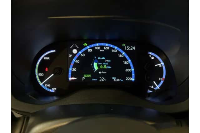 Toyota Yaris Cross (2023) thumbnail 4