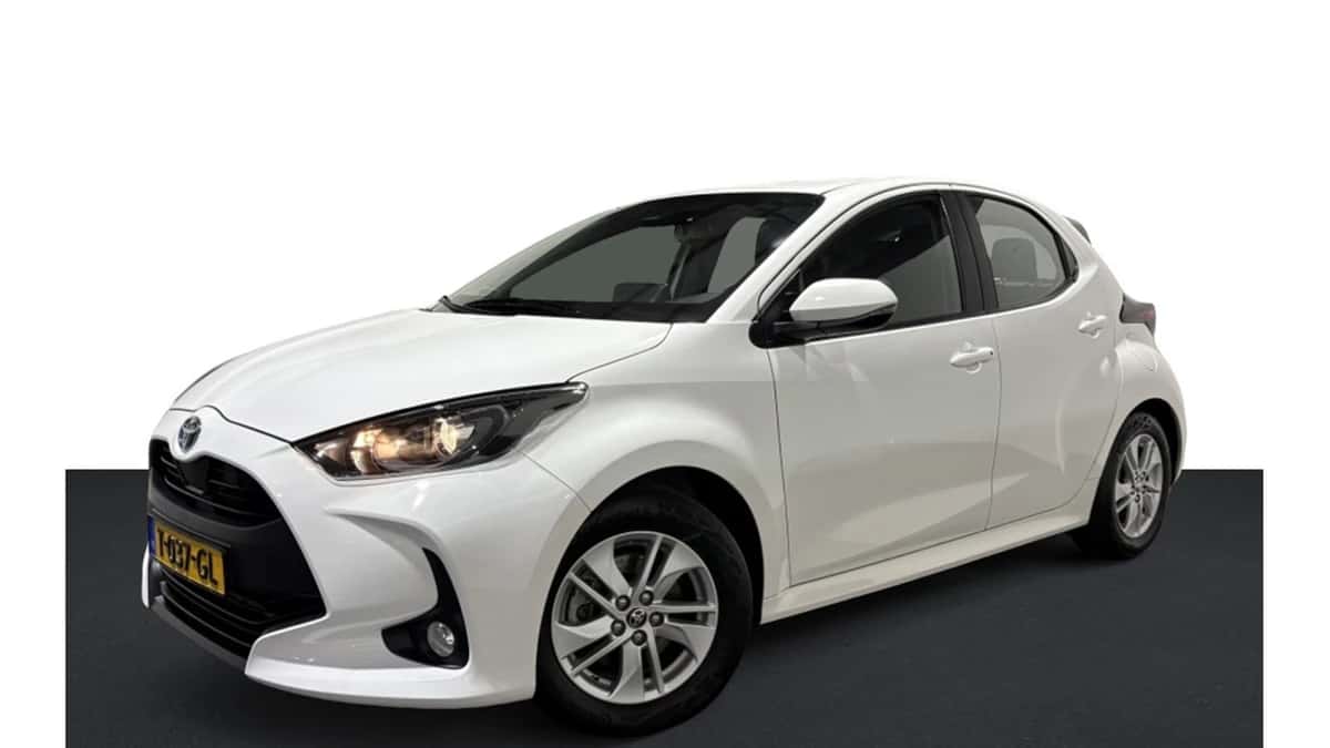 Toyota Yaris (2022) — foto 1