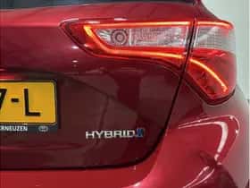 Toyota Yaris (2017) thumbnail 12
