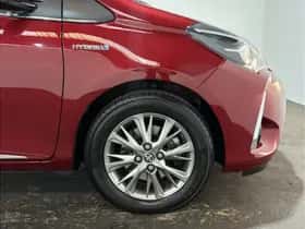 Toyota Yaris (2017) thumbnail 10