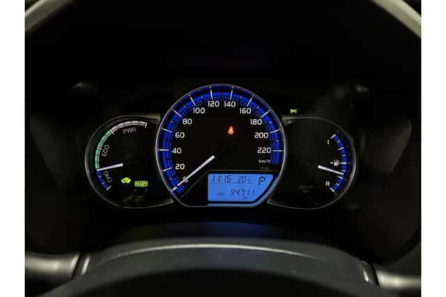 Toyota Yaris (2014) thumbnail 4
